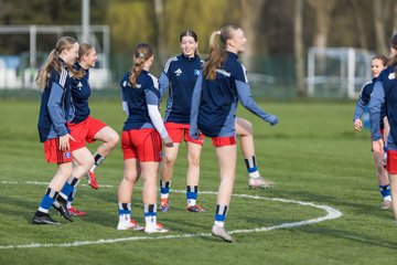 Bild 8 - wBJ Hamburger SV - Eimsbuettler TV : Ergebnis: 4:0